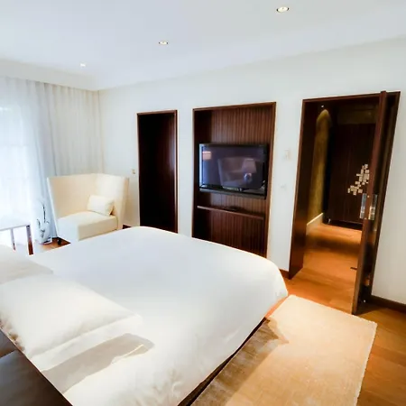 Maison Pic 5* ואלנס